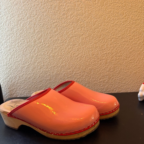 PINK Patent Leather 38 7.5 Clogs Genuine LOTTAS Lotta from Stockholm Sweden - Picture 9 of 11